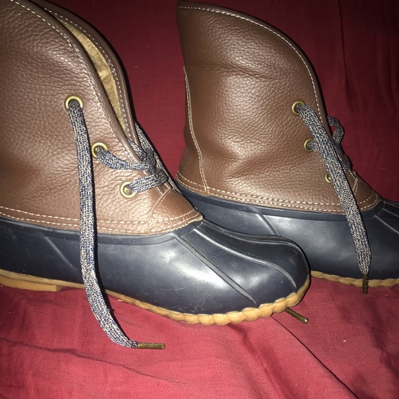 navy/brown duck boots. size 9 - Picture 2 of 4